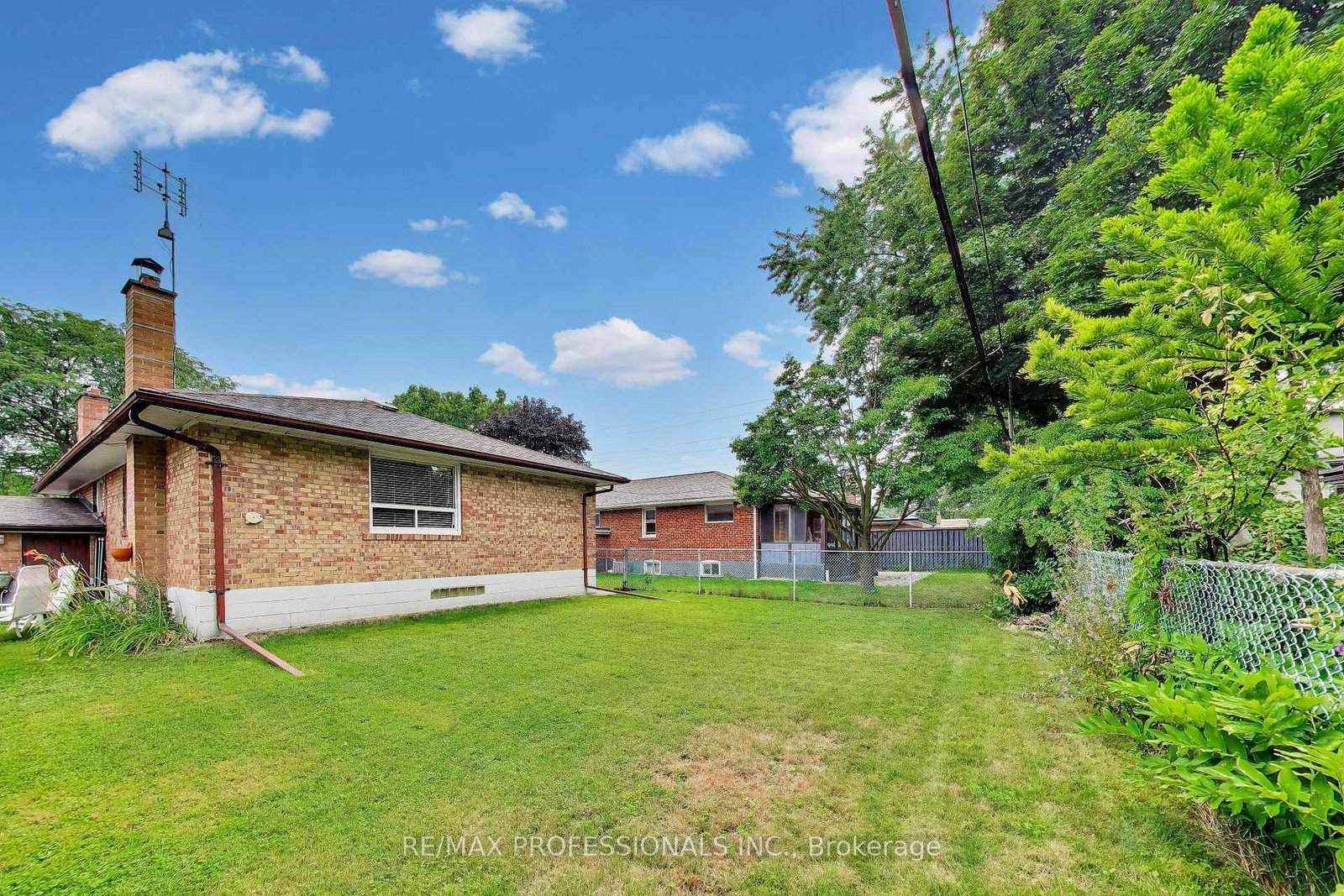24 Beaverbrook Avenue • Toronto, ON photo 33