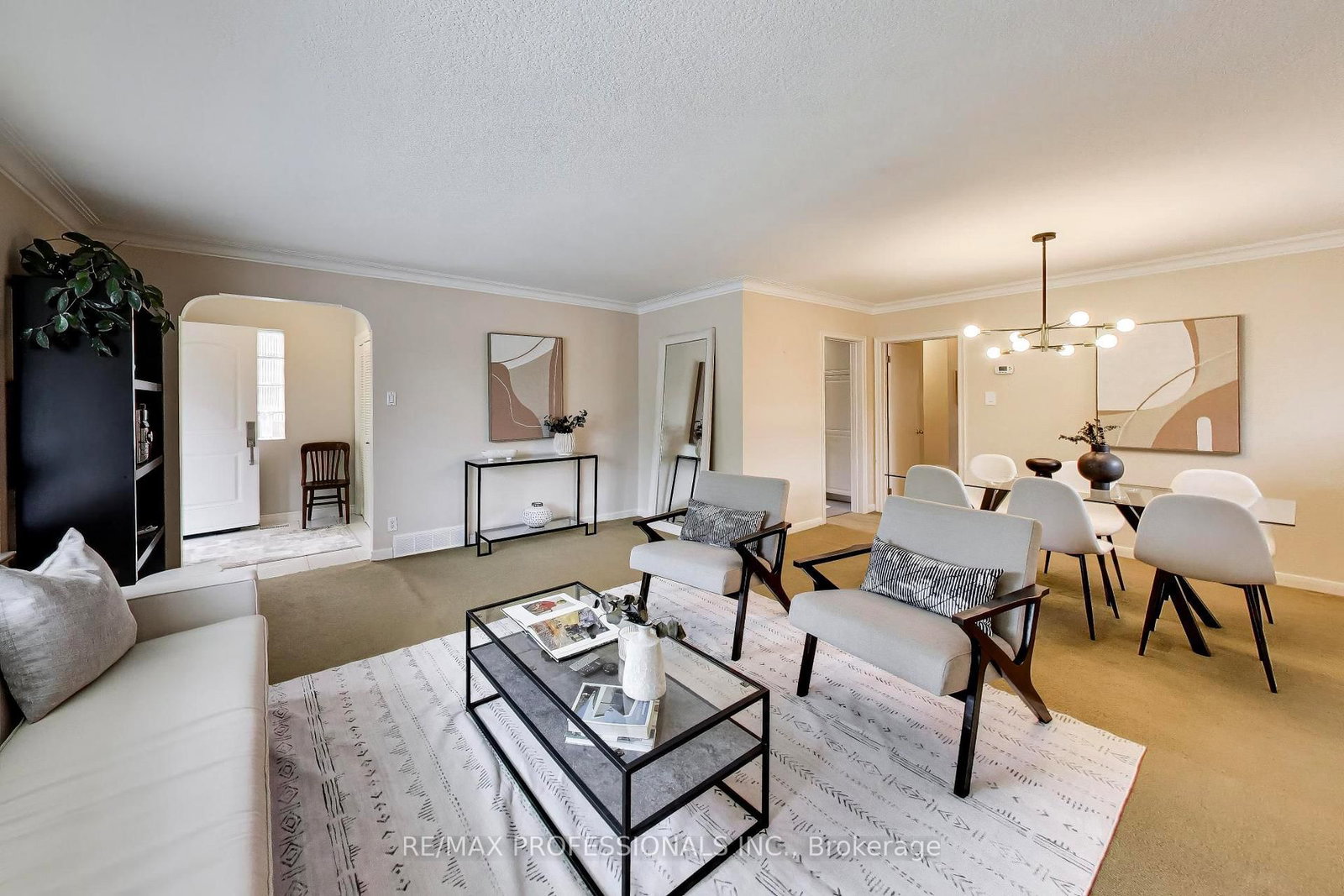 24 Beaverbrook Avenue • Toronto, ON photo 8