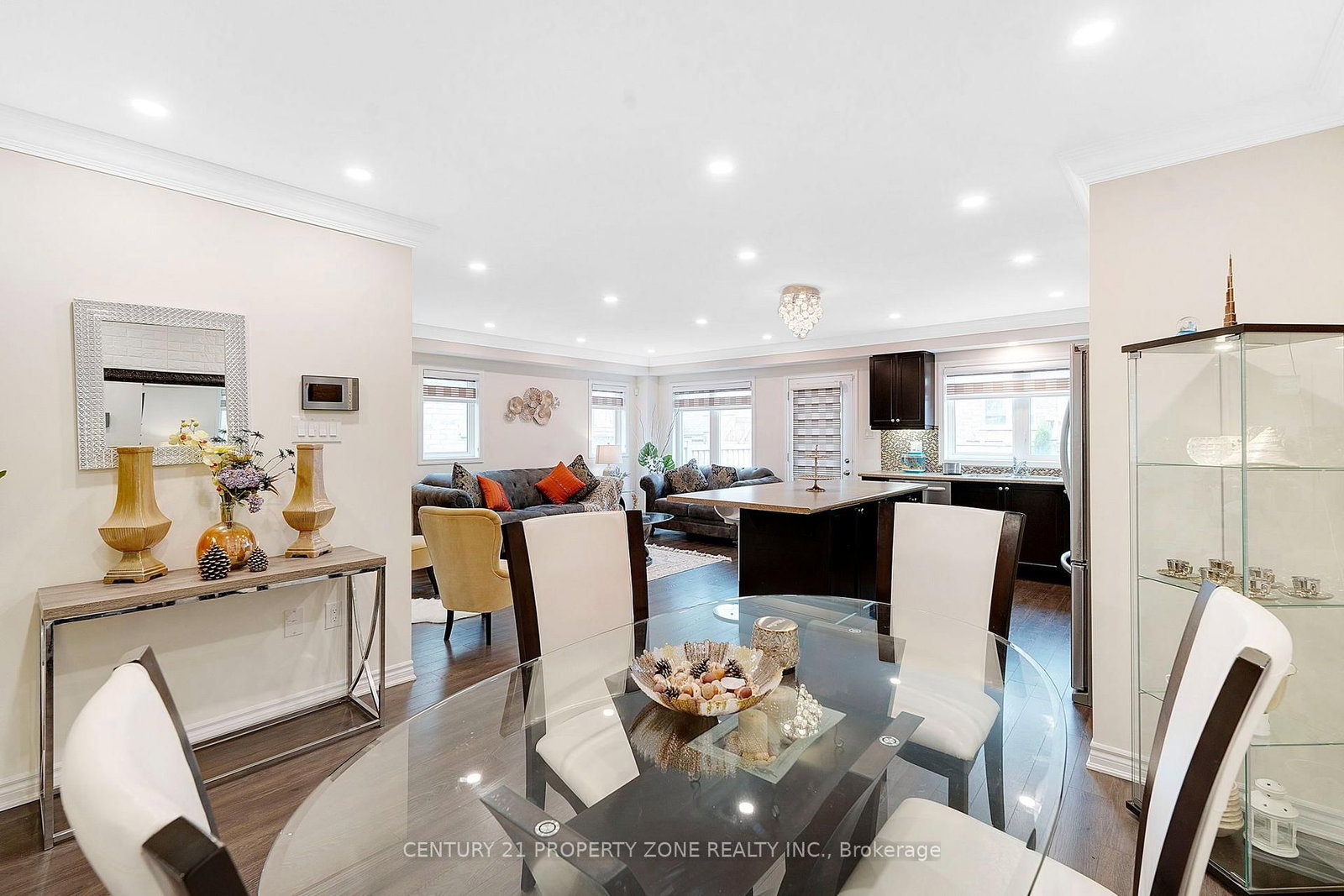 12 Lothbury Drive • Brampton, ON photo 7