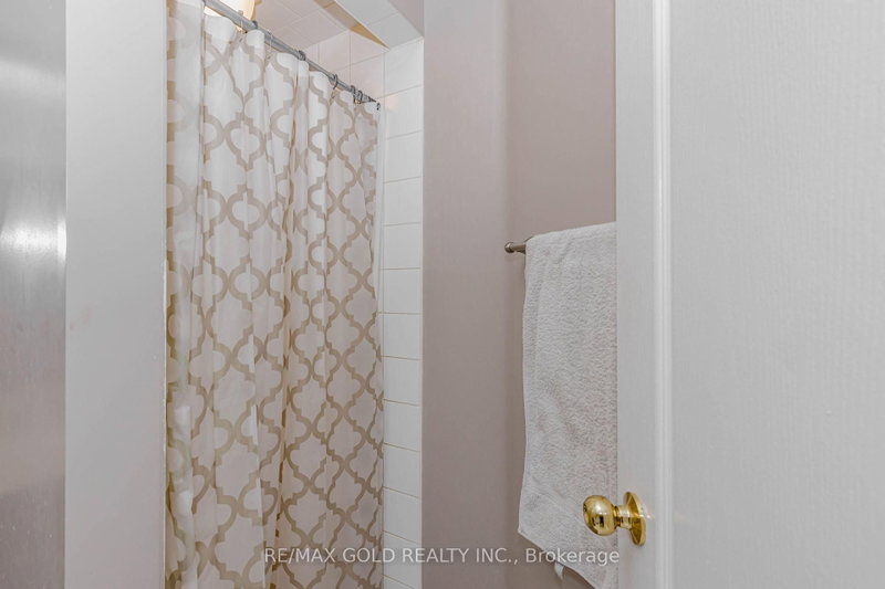 153 Cordgrass Brampton,ON L6R 2A1 — Photo 6