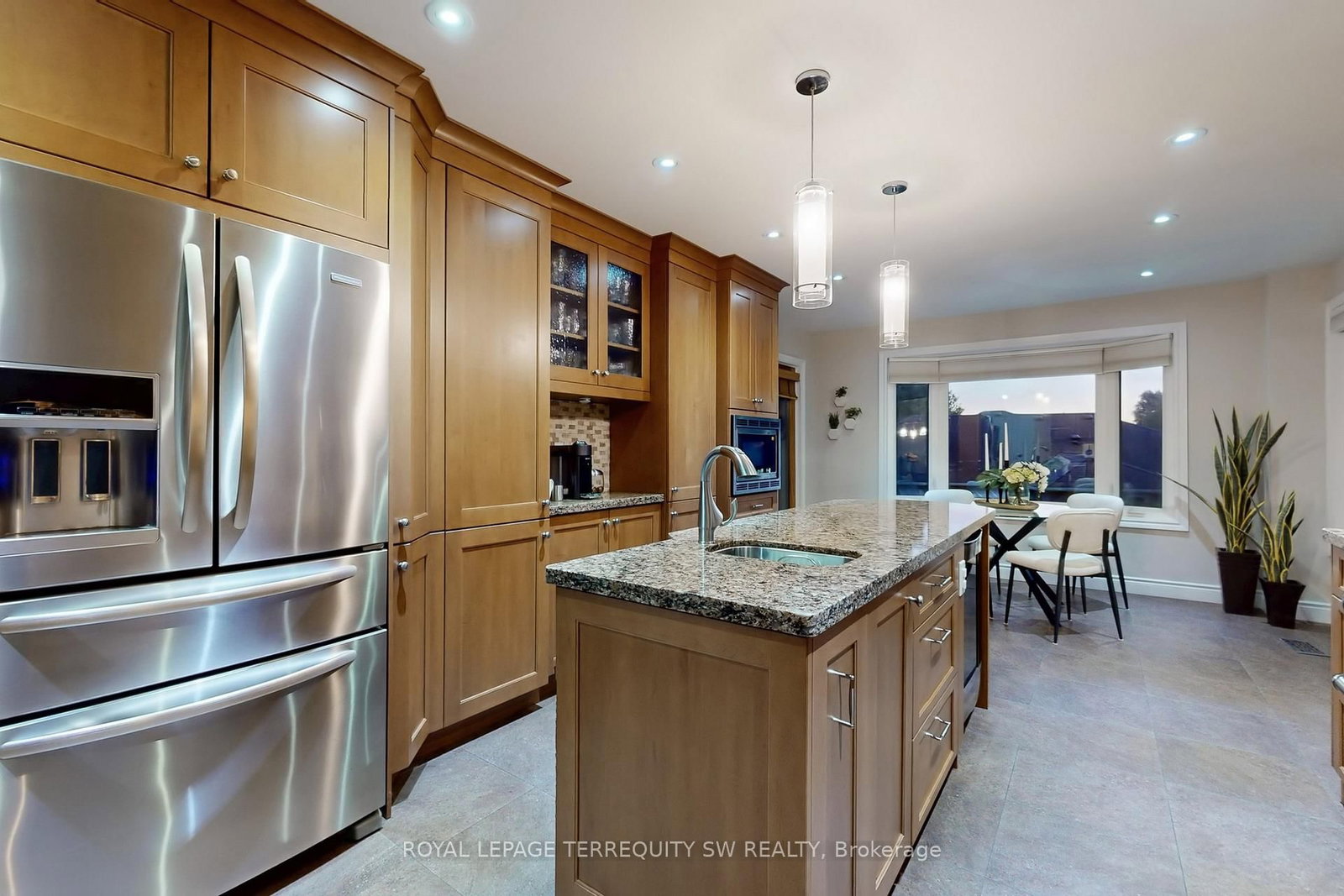 8 Chalmers Court • Brampton, ON photo 11