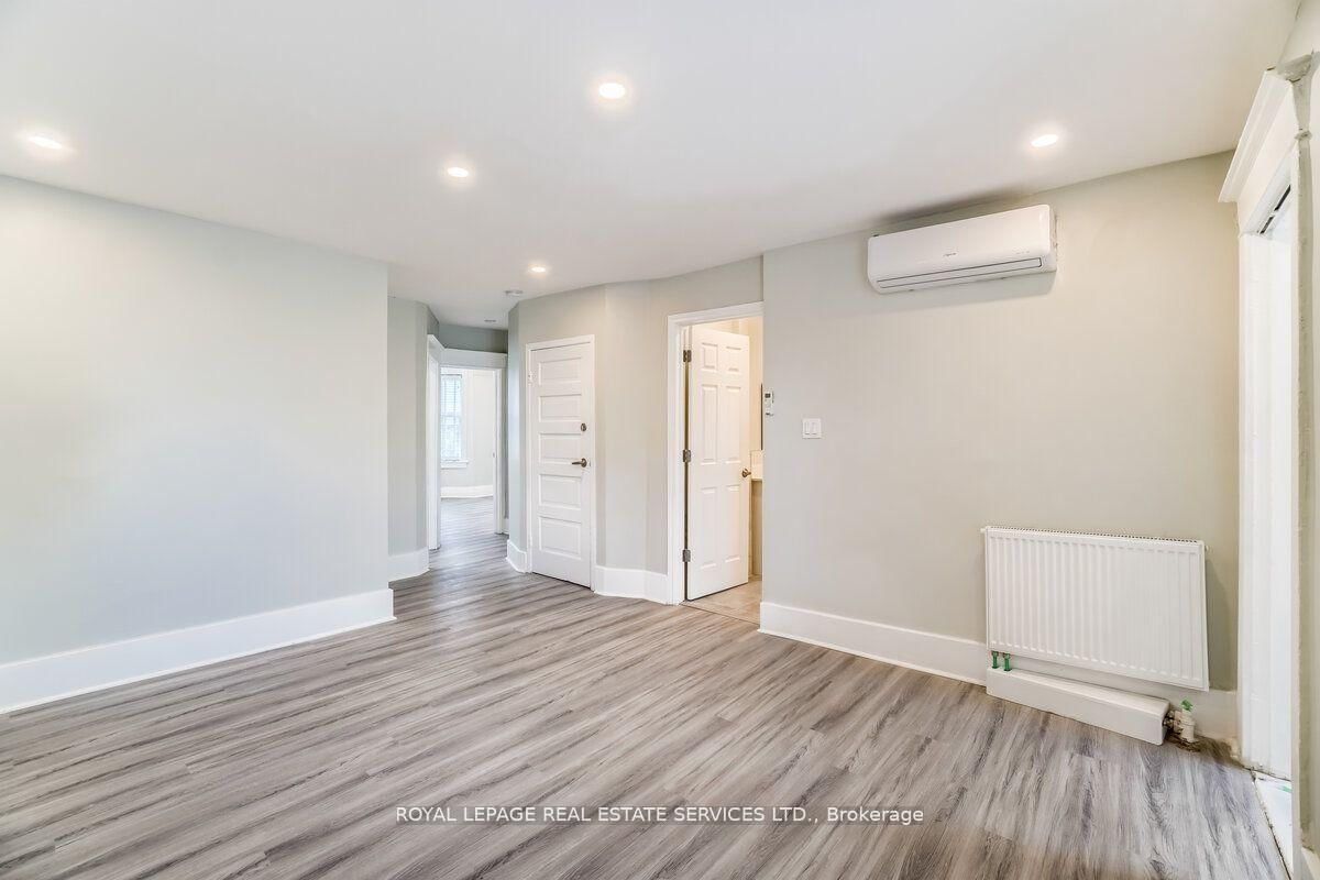 31 Tyndall Avenue • Toronto, ON photo 15