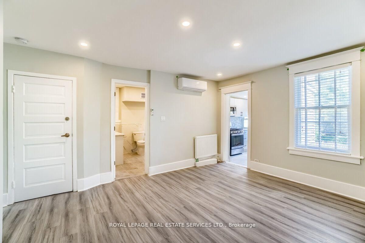 31 Tyndall Avenue • Toronto, ON photo 16