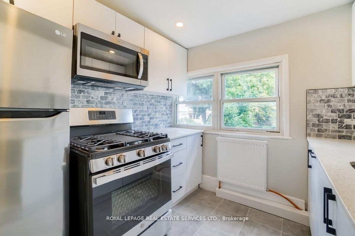 31 Tyndall Avenue • Toronto, ON photo 17