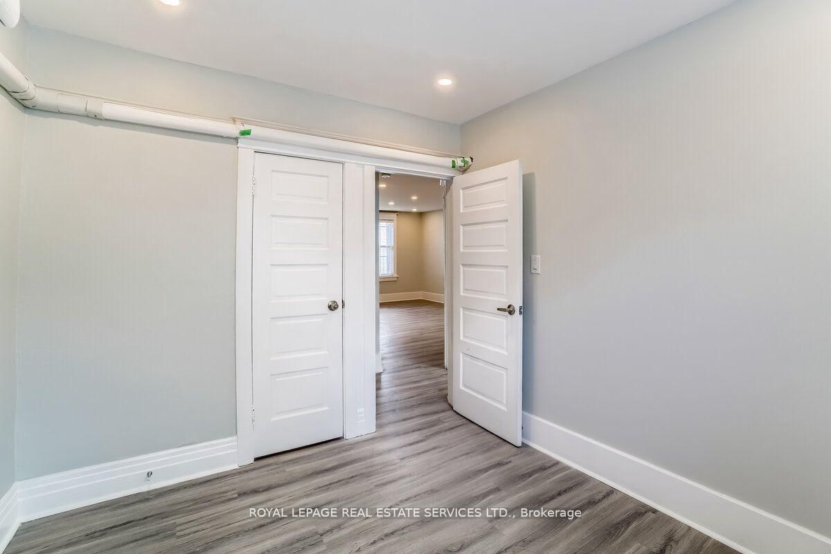 31 Tyndall Avenue • Toronto, ON photo 22