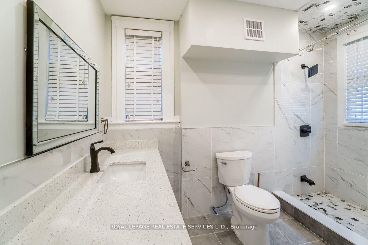31 Tyndall Avenue • Toronto, ON photo 23