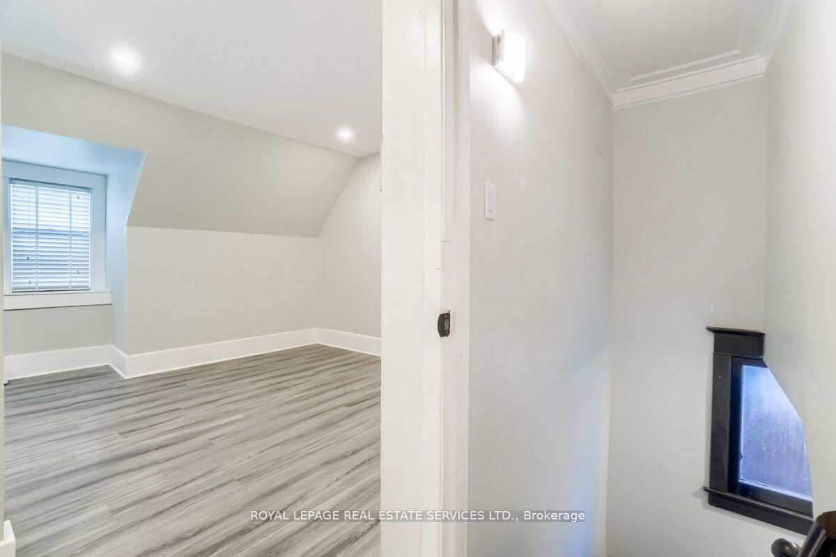 31 Tyndall Avenue • Toronto, ON photo 24
