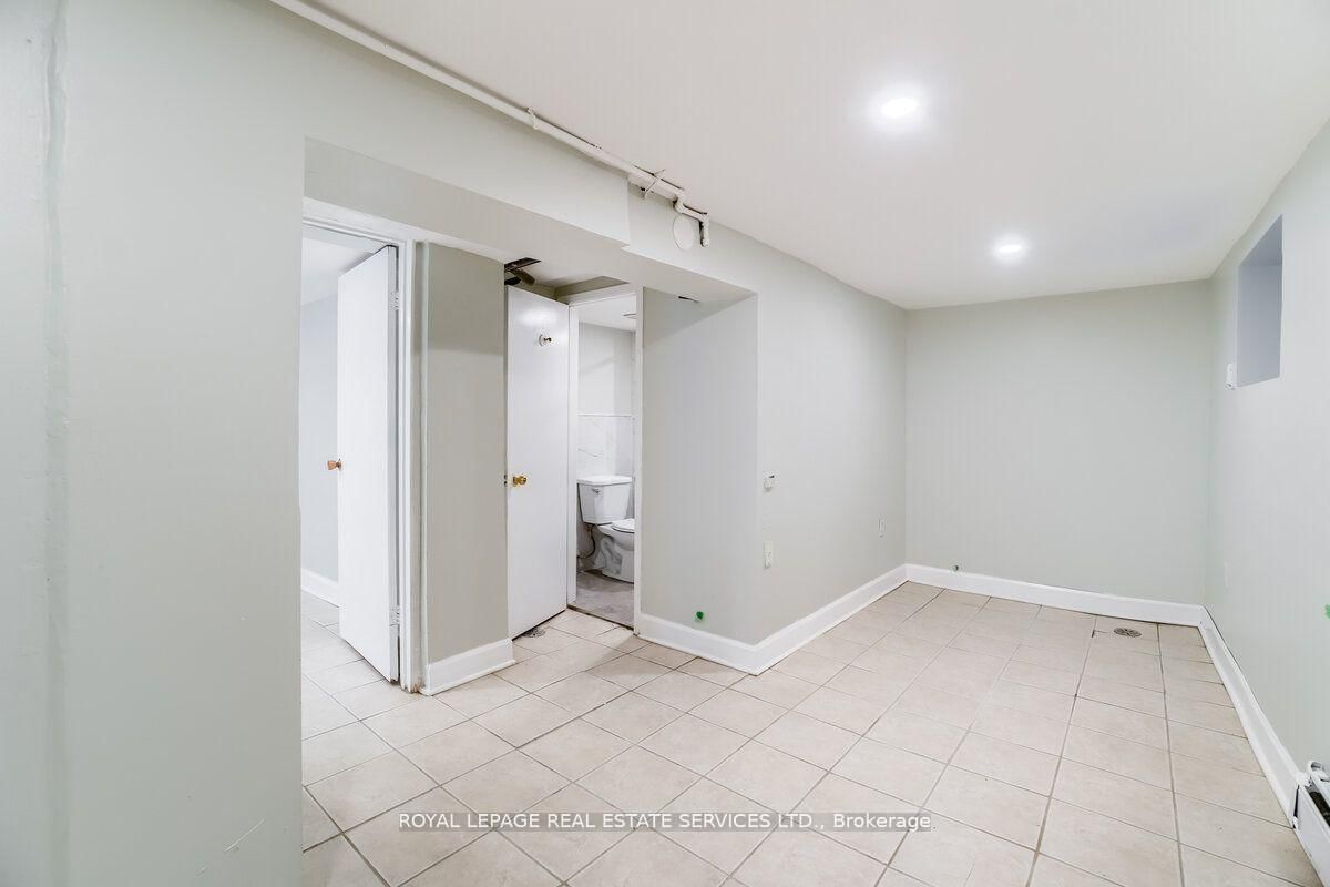 31 Tyndall Avenue • Toronto, ON photo 39