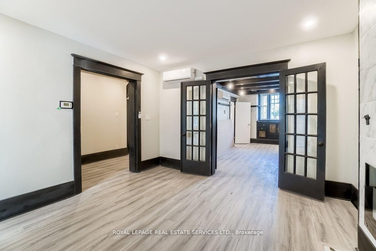 31 Tyndall Avenue • Toronto, ON photo 5