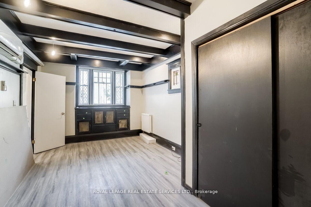 31 Tyndall Avenue • Toronto, ON photo 6