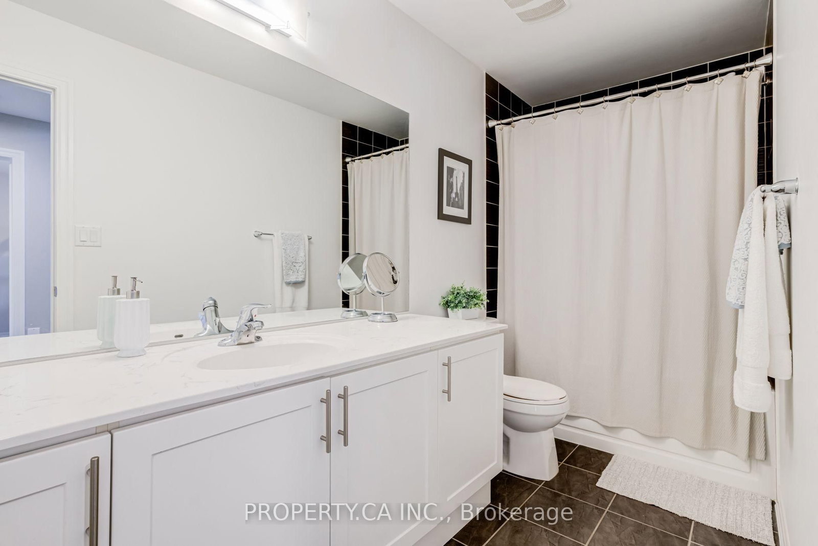 1226 Azinger Lane • Mississauga, ON photo 22