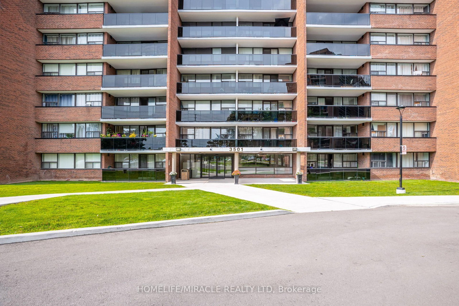 3501 Glen Erin Drive • #302 • Mississauga, ON photo 6