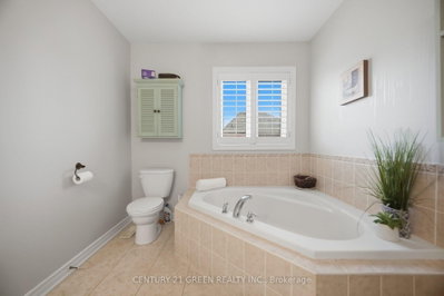 399 Savoline Milton,ON L9T 7Y2 — Photo 33