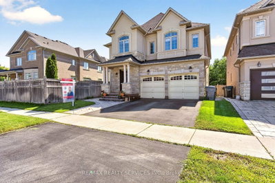 15 Bonnie Braes Drive • Brampton, ON photo 4