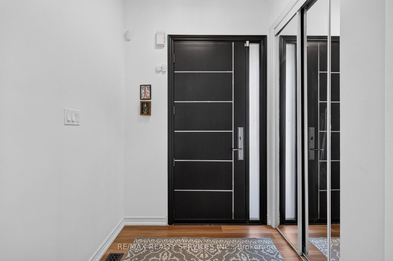 15 Bonnie Braes Drive • Brampton, ON photo 5