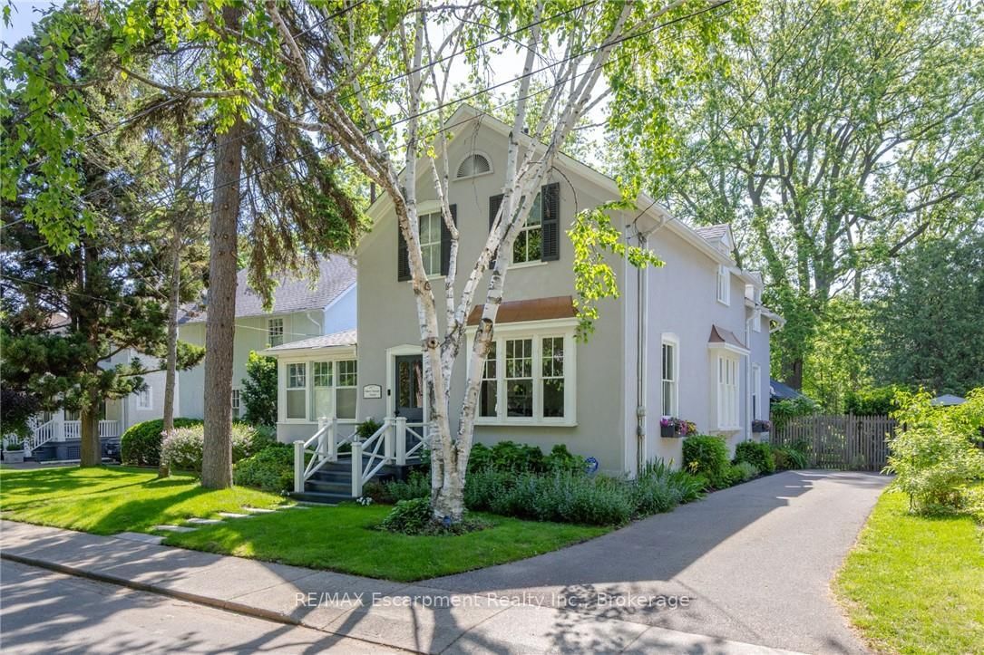 332 Palmer Avenue • Oakville, ON photo 2