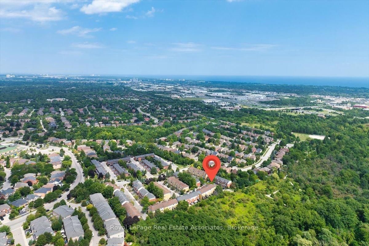 2300 Brays Lane • #37 • Oakville, ON photo 39