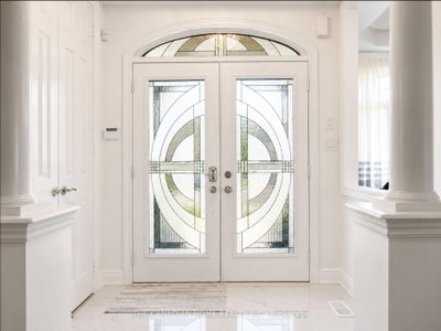 84 Royal West Drive • Brampton, ON photo 8