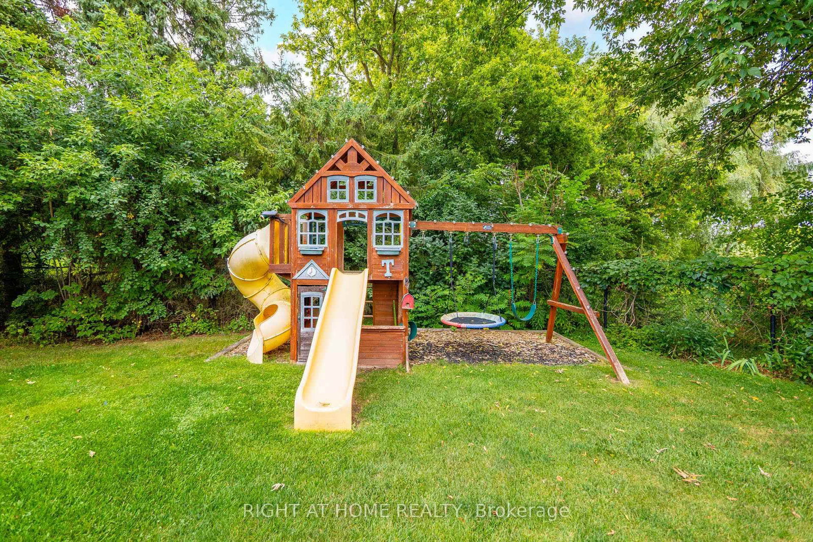 11749 Tenth Line • Halton Hills, ON photo 43