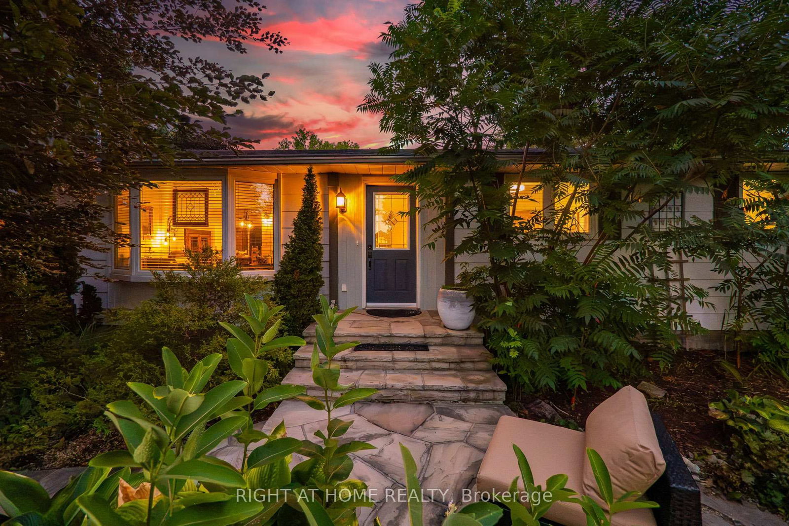 11749 Tenth Line • Halton Hills, ON photo 5