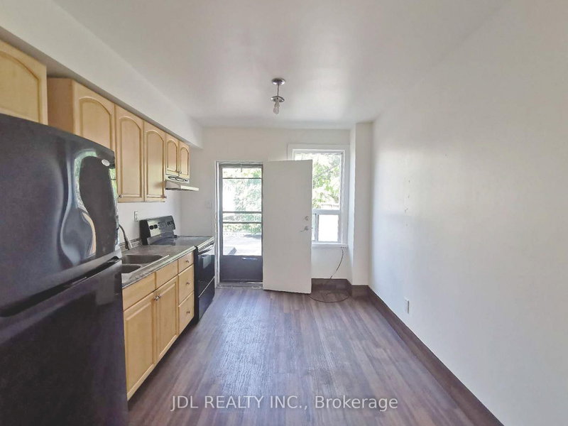 2nd Floor - 1298 Bloor Street W