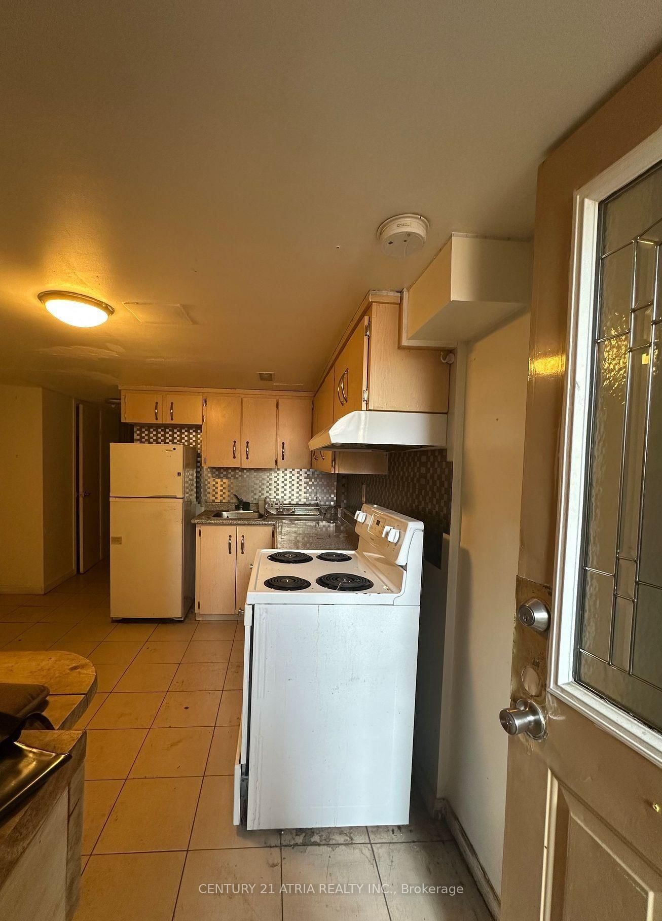 1085 Weston Road • Toronto, ON photo 15
