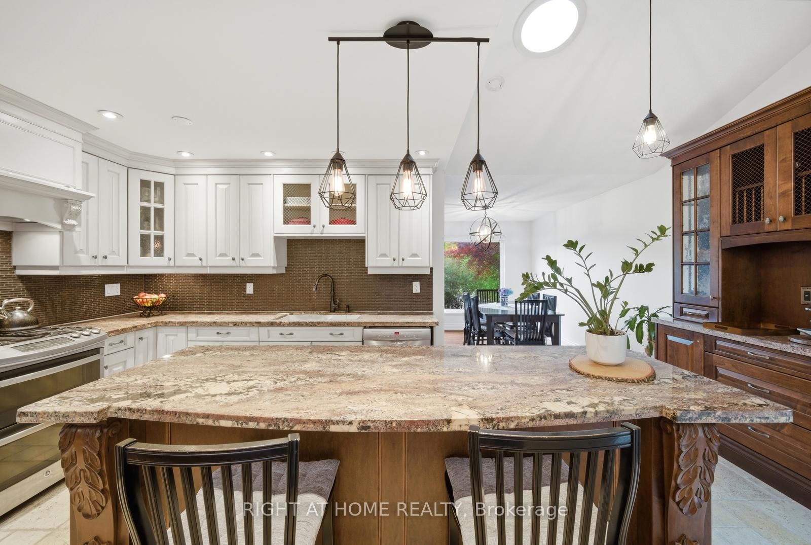 6415 Dunray Court • Mississauga, ON photo 12