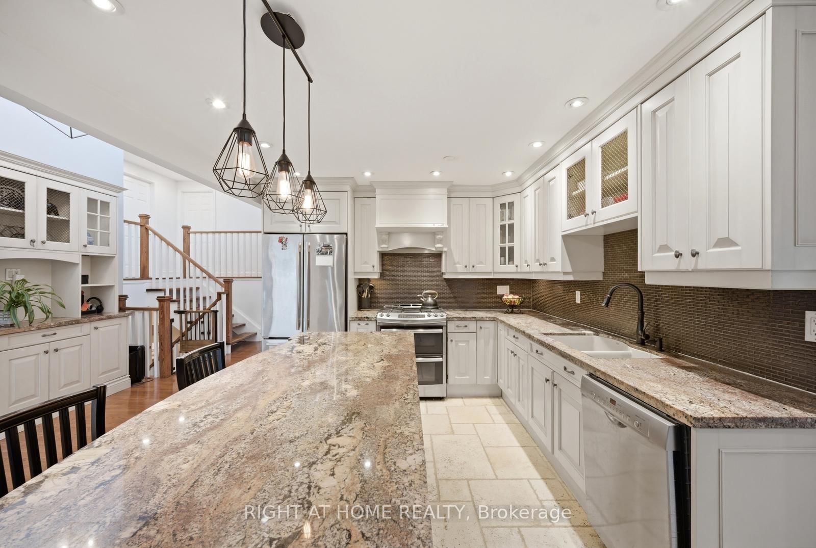 6415 Dunray Court • Mississauga, ON photo 15
