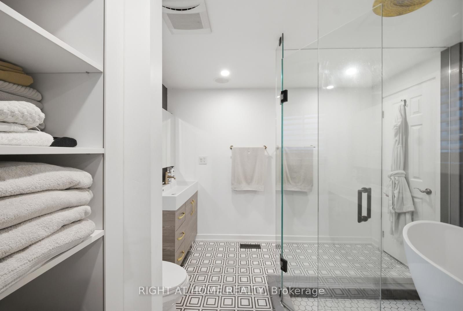 6415 Dunray Court • Mississauga, ON photo 24