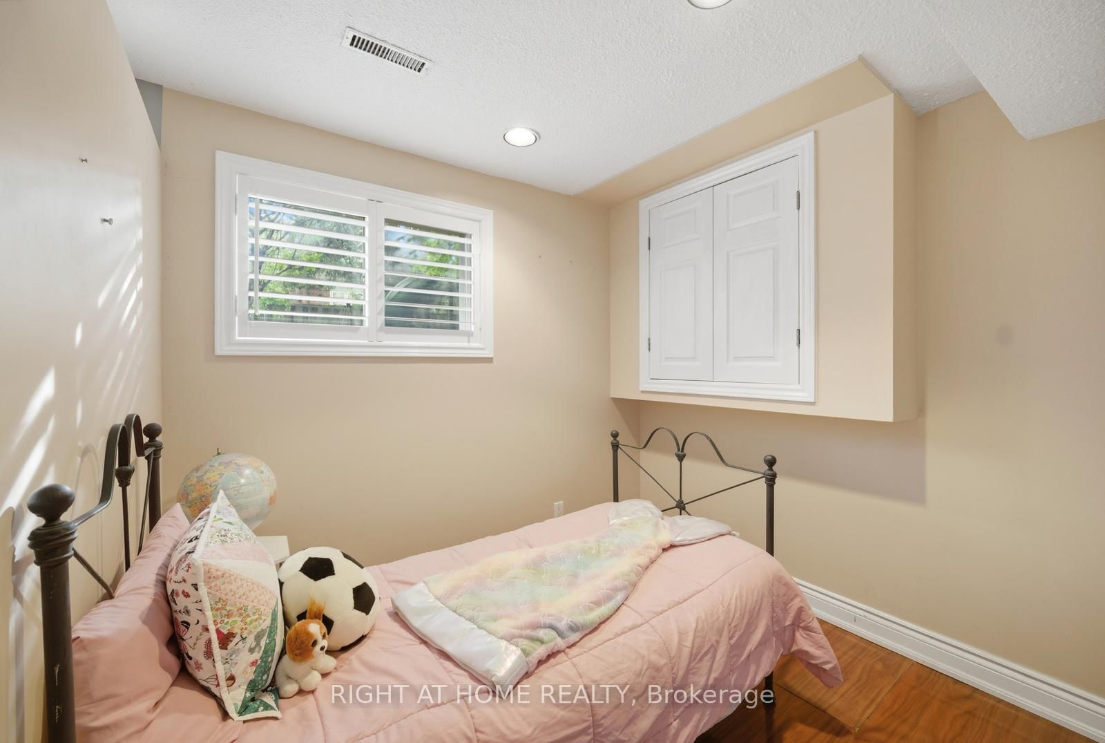 6415 Dunray Court • Mississauga, ON photo 36
