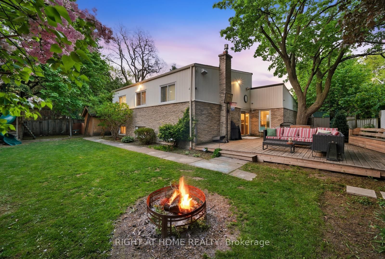 6415 Dunray Court • Mississauga, ON photo 4