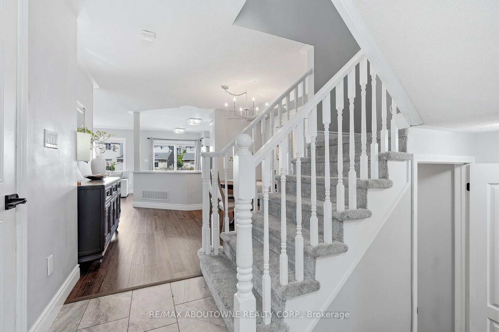 2469 Springforest Drive • Oakville, ON photo 19