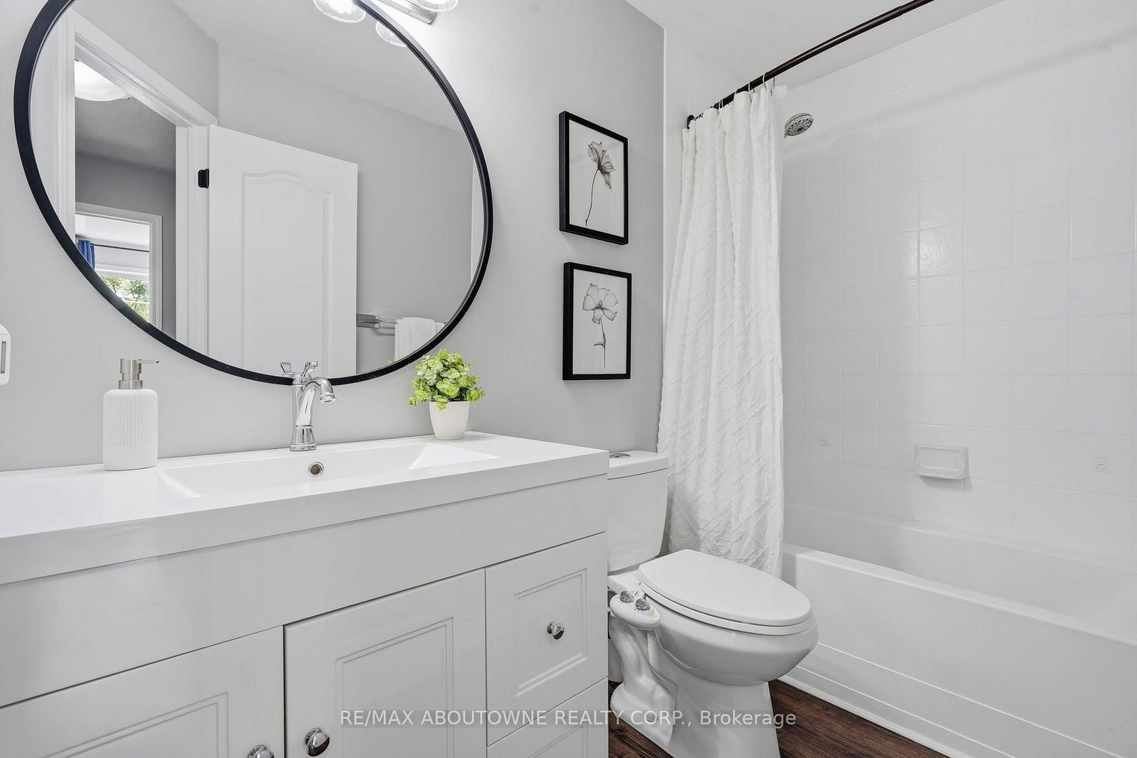 2469 Springforest Drive • Oakville, ON photo 23
