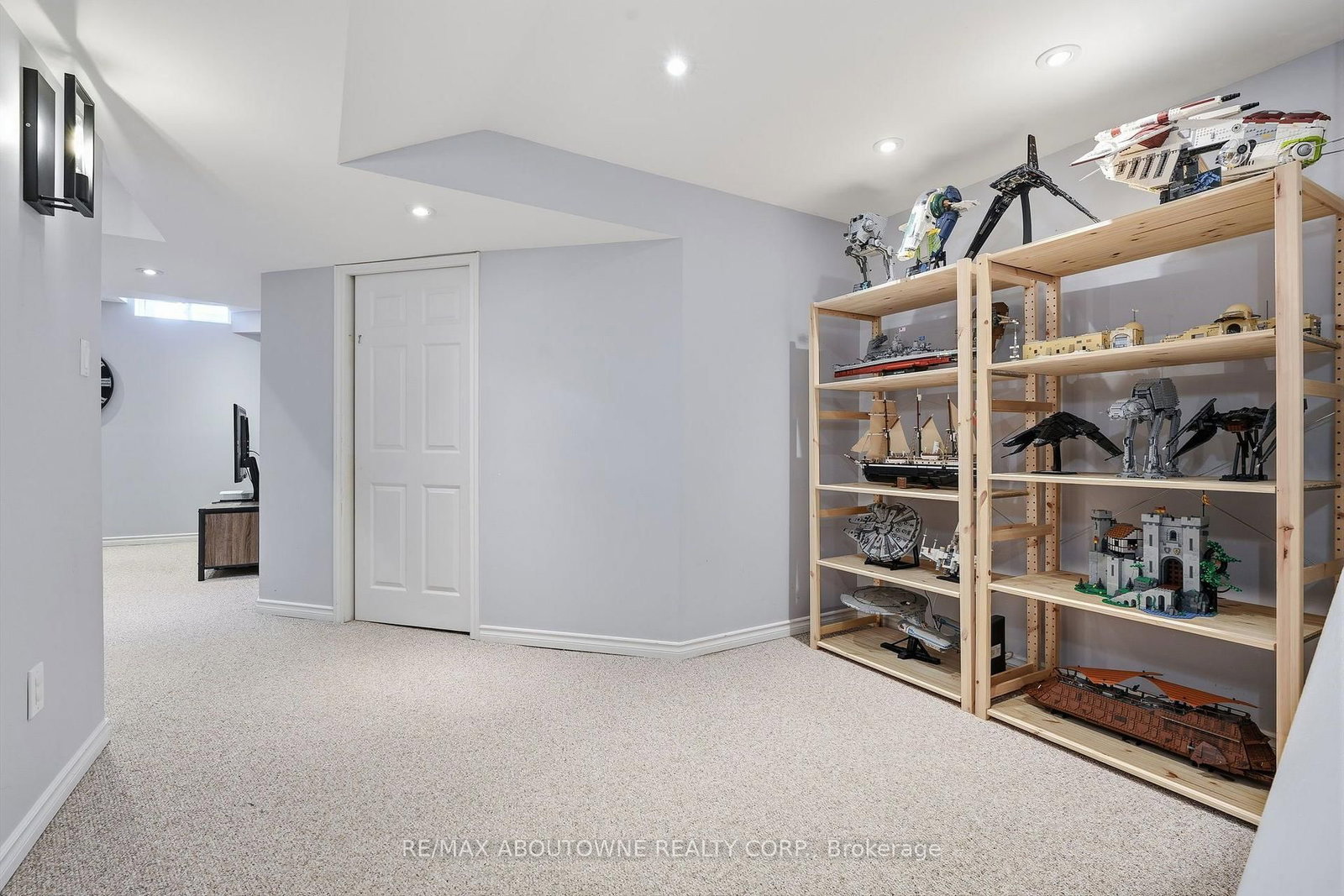 2469 Springforest Drive • Oakville, ON photo 37