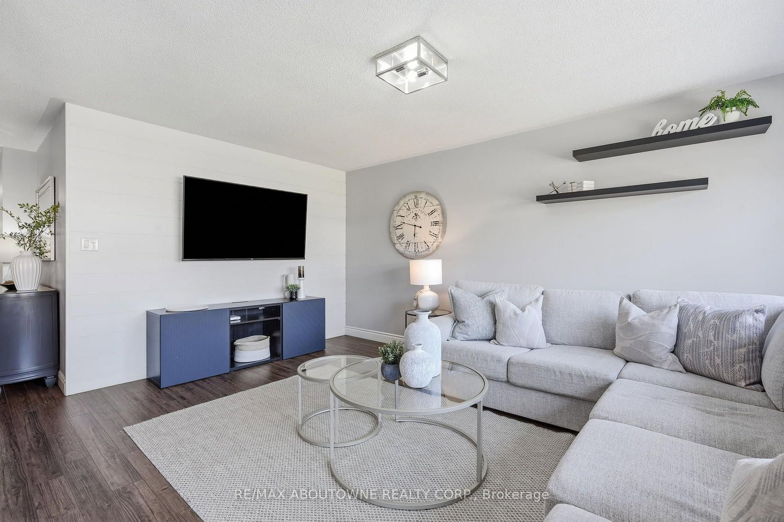2469 Springforest Drive • Oakville, ON photo 9