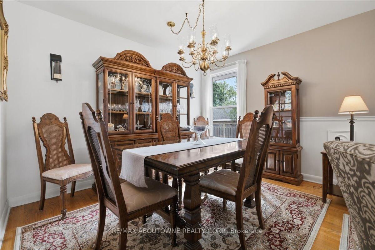 343 Duncombe Drive • Burlington, ON photo 11