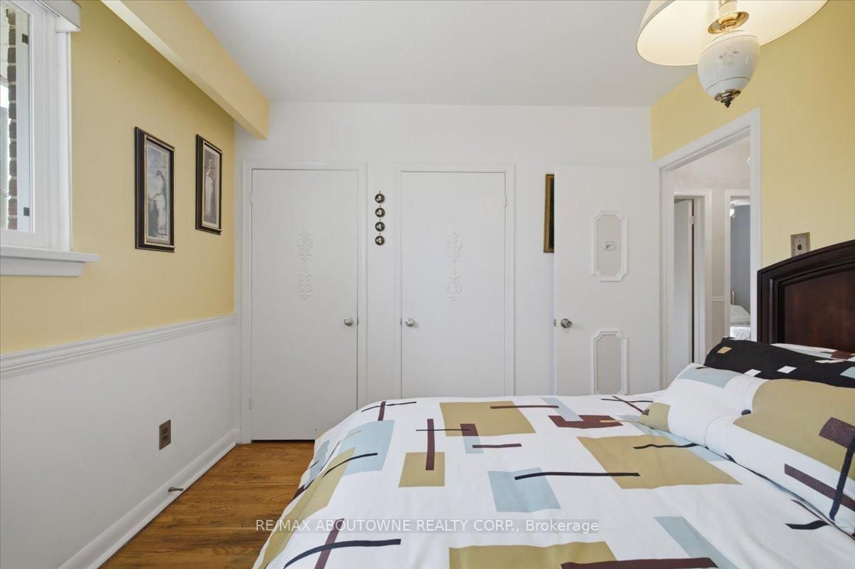 343 Duncombe Drive • Burlington, ON photo 18