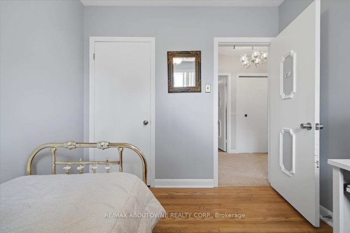 343 Duncombe Drive • Burlington, ON photo 25