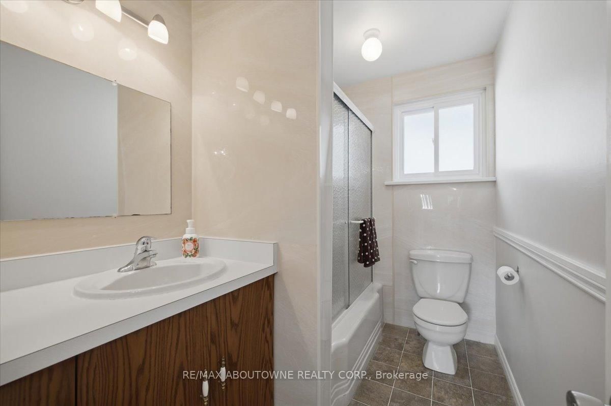 343 Duncombe Drive • Burlington, ON photo 26