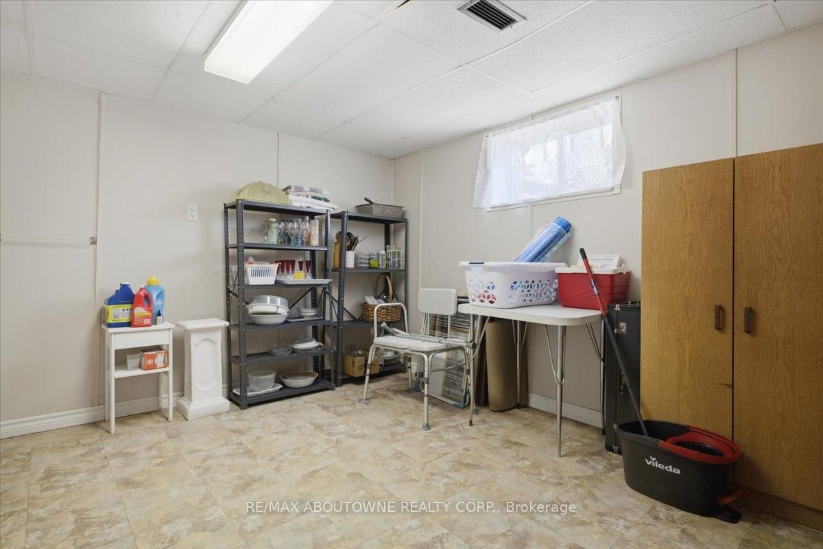 343 Duncombe Drive • Burlington, ON photo 33