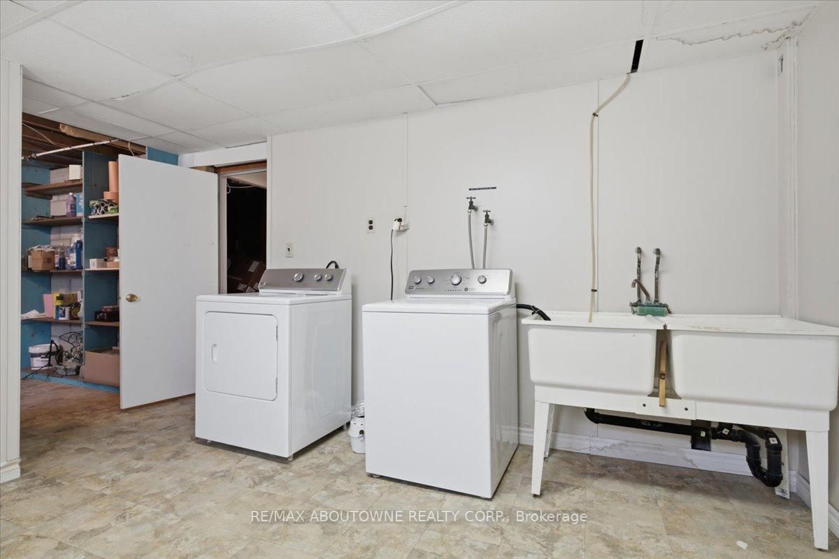343 Duncombe Drive • Burlington, ON photo 34