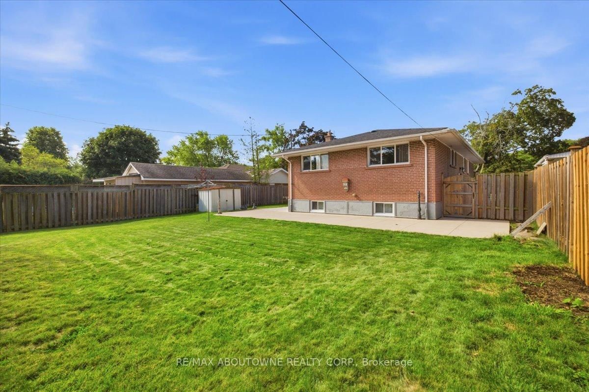 343 Duncombe Drive • Burlington, ON photo 38
