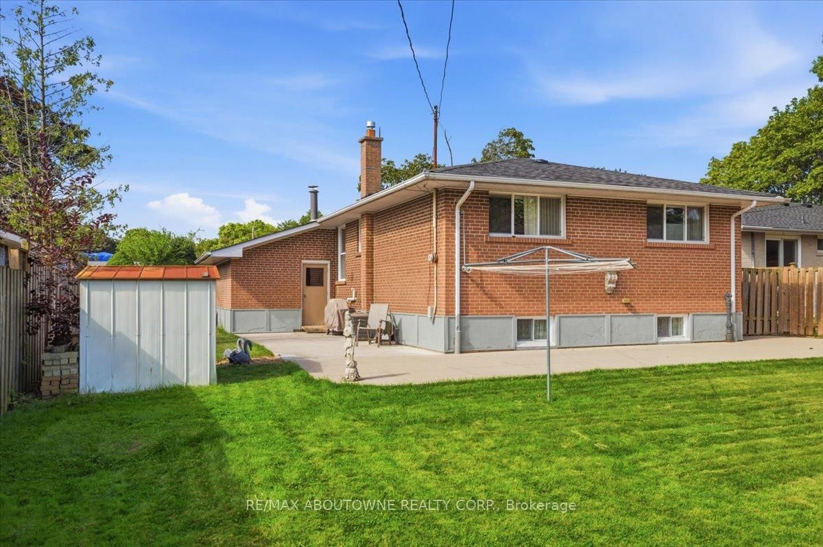 343 Duncombe Drive • Burlington, ON photo 39