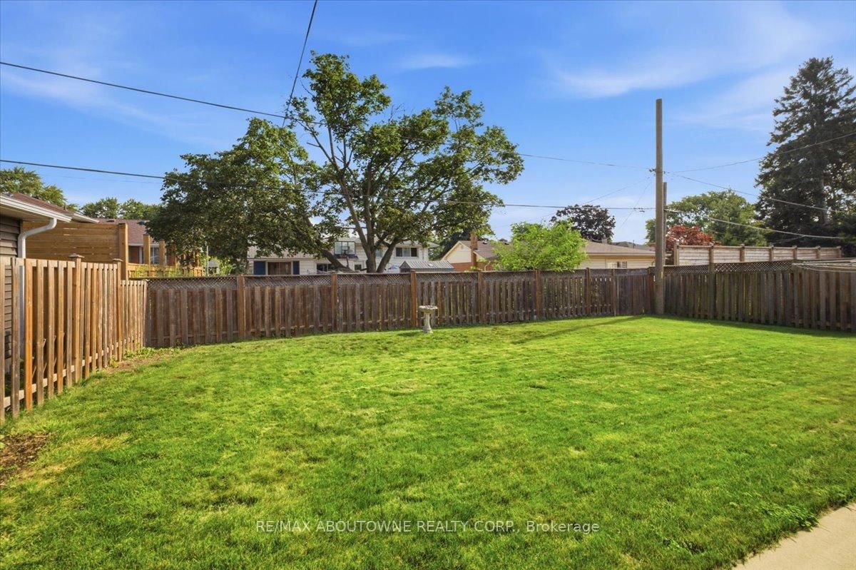 343 Duncombe Drive • Burlington, ON photo 41