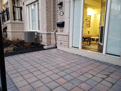 1 Beckenrose Brampton,ON L6Y 6G2 — Photo 2