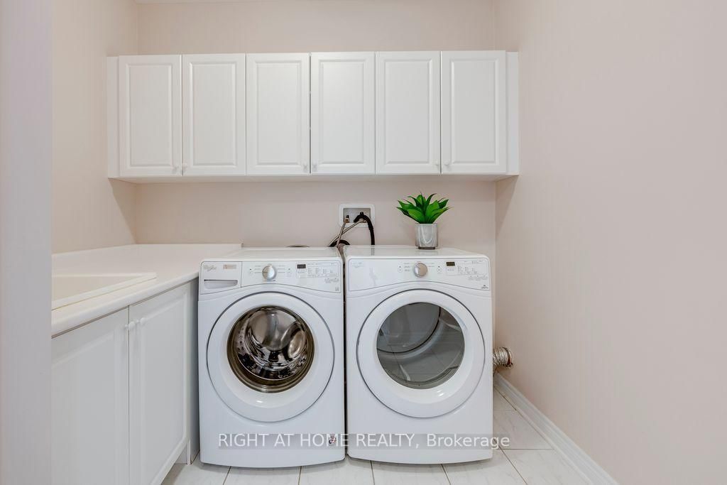3200 Ernest Appelbe Boulevard • Oakville, ON photo 15