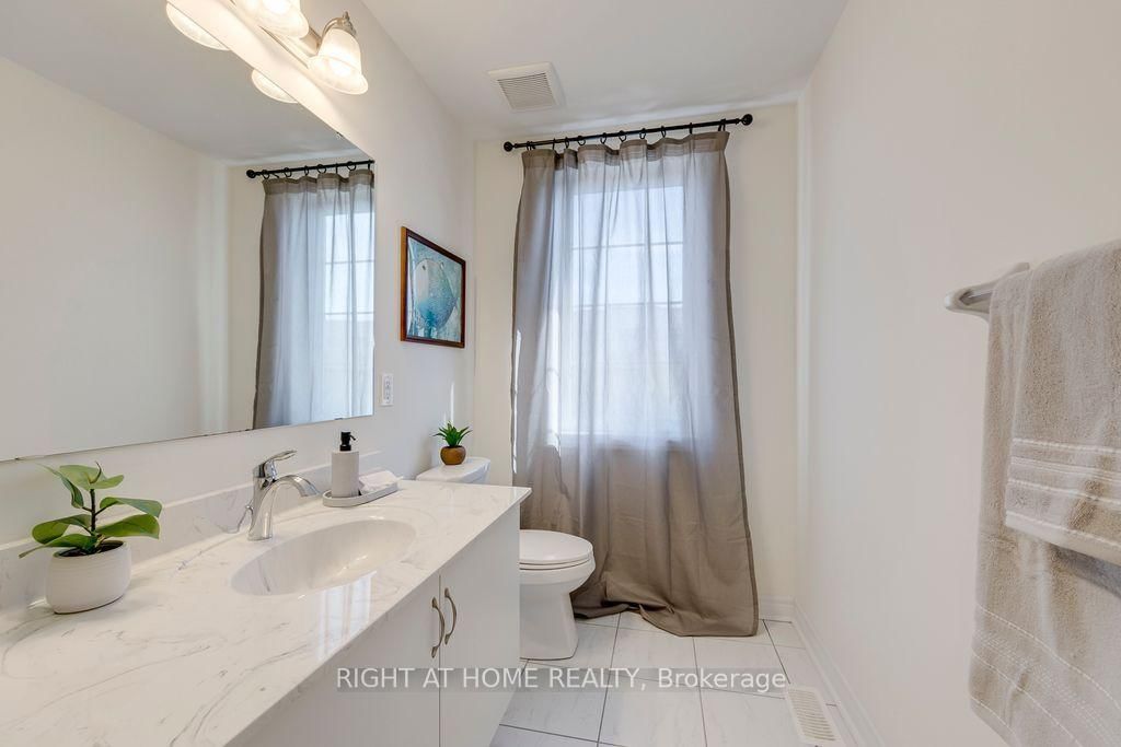 3200 Ernest Appelbe Boulevard • Oakville, ON photo 24