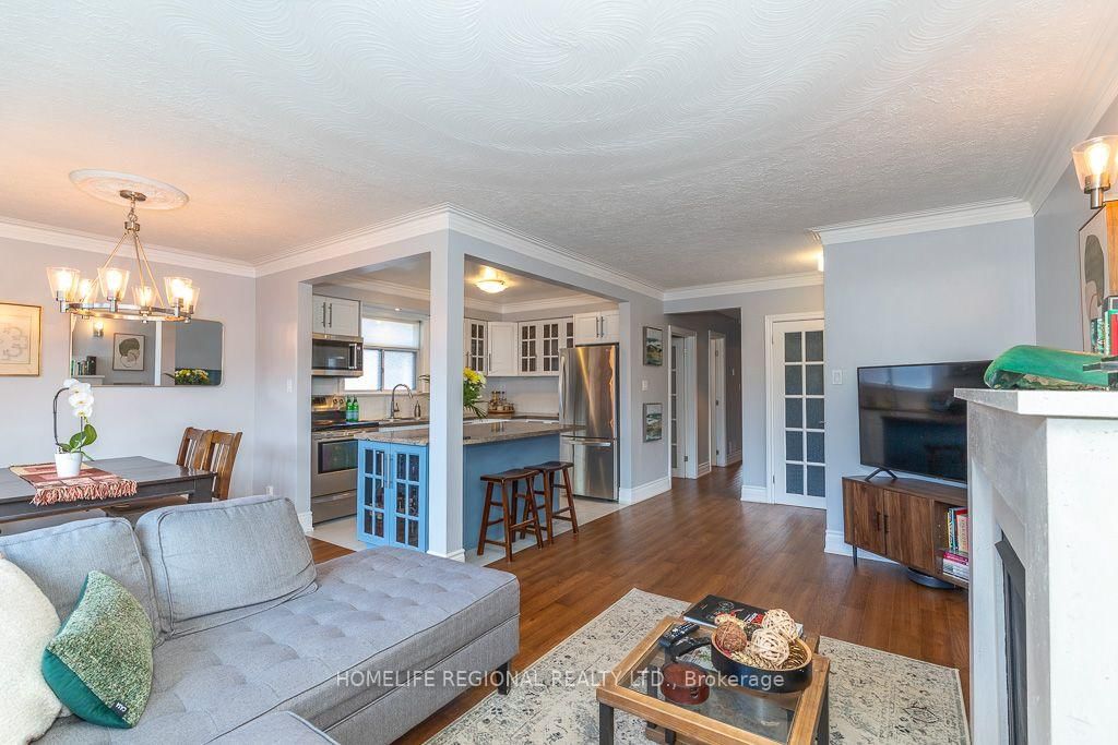 128 The Westway • Toronto, ON photo 16