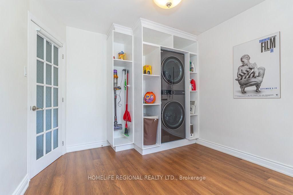 128 The Westway • Toronto, ON photo 23