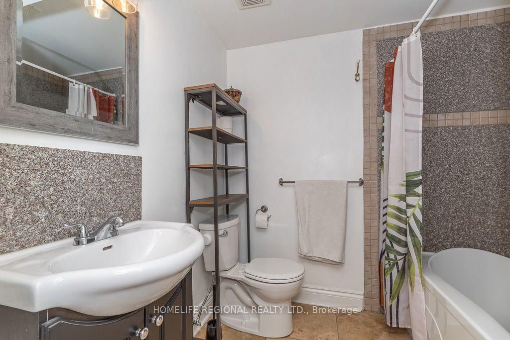 128 The Westway • Toronto, ON photo 36